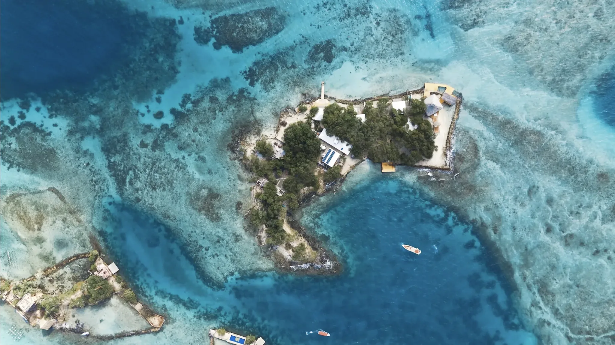 Isla Amores — photograph 10